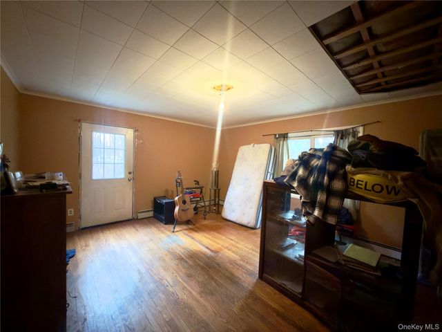 6 Pine Tree Lane, Hyde Park, NY 12538