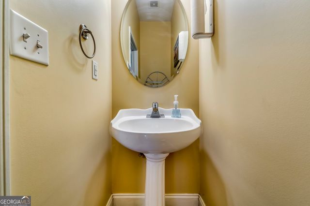 234 Greenview Lane, Lawrenceville, GA 30046