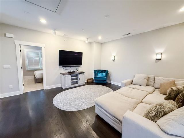 984 Memorial SE Walk, Atlanta, GA 30316