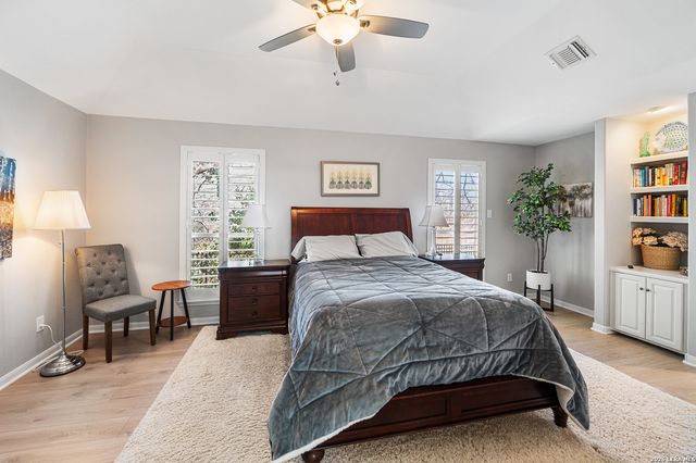 20 Oakwell Farms, San Antonio, TX 78218