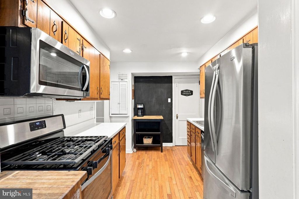 203 LARRIMORE LN, ERDENHEIM, PA 19038 — photo 5
