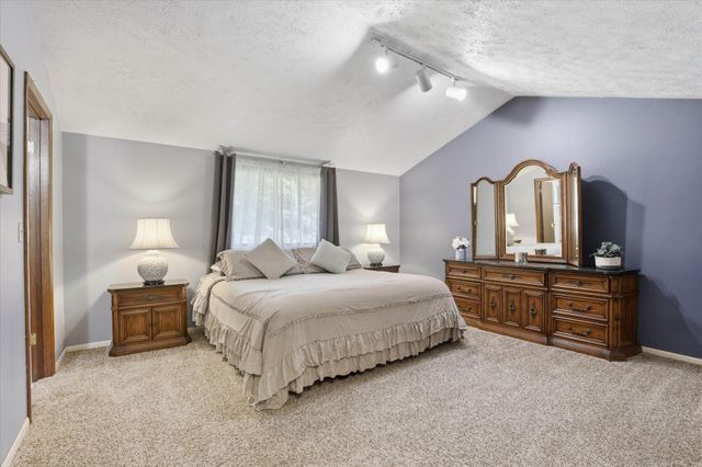 15810 N Pineview Cir, Spokane, WA 99208