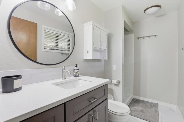 15810 N Pineview Cir, Spokane, WA 99208