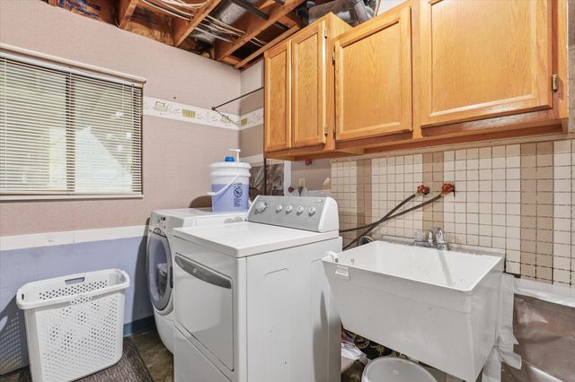 15810 N Pineview Cir, Spokane, WA 99208