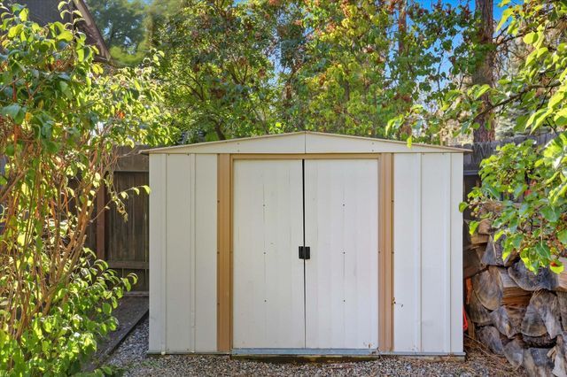 15810 N Pineview Cir, Spokane, WA 99208