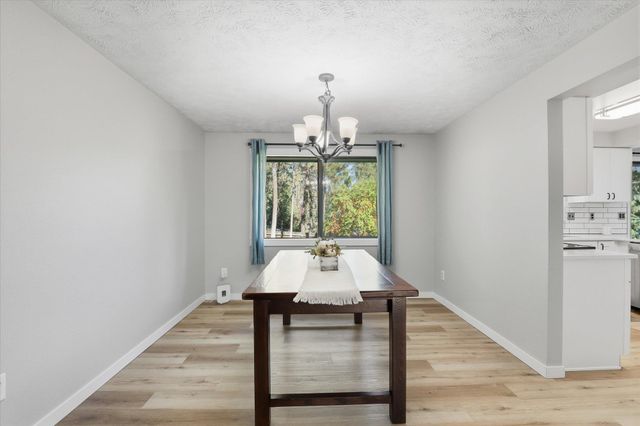 15810 N Pineview Cir, Spokane, WA 99208