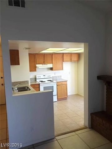 2981 Country Manor Lane 118, Las Vegas, NV 89115