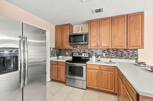 9626 GREEN PLAIN DR, San Antonio, TX 78245