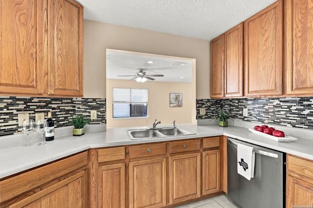 9626 GREEN PLAIN DR, San Antonio, TX 78245