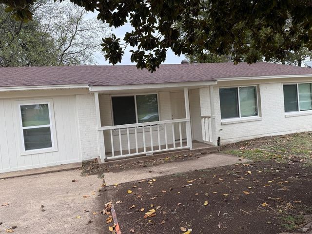 925 Bluewood Drive, Dallas, TX 75232