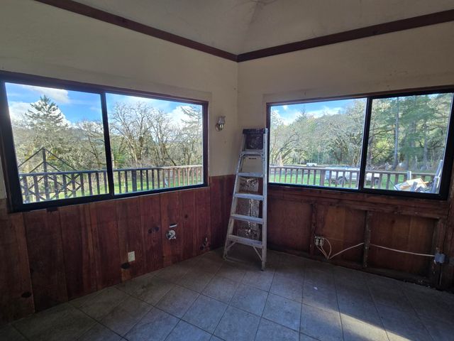 3830 Thomas Road, Miranda, CA 95553