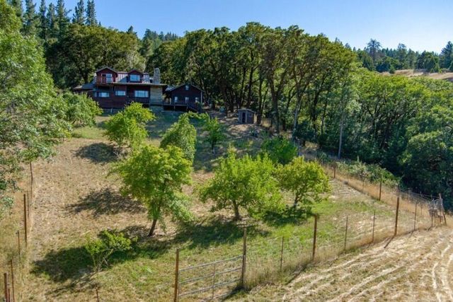 3830 Thomas Road, Miranda, CA 95553