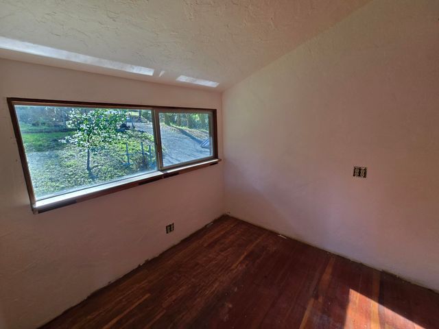 3830 Thomas Road, Miranda, CA 95553