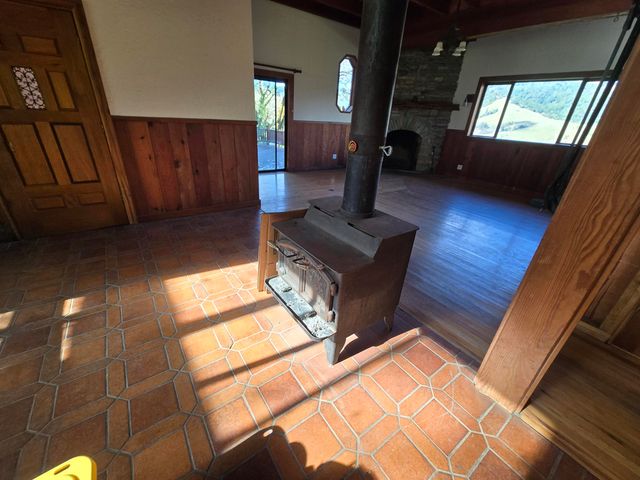 3830 Thomas Road, Miranda, CA 95553