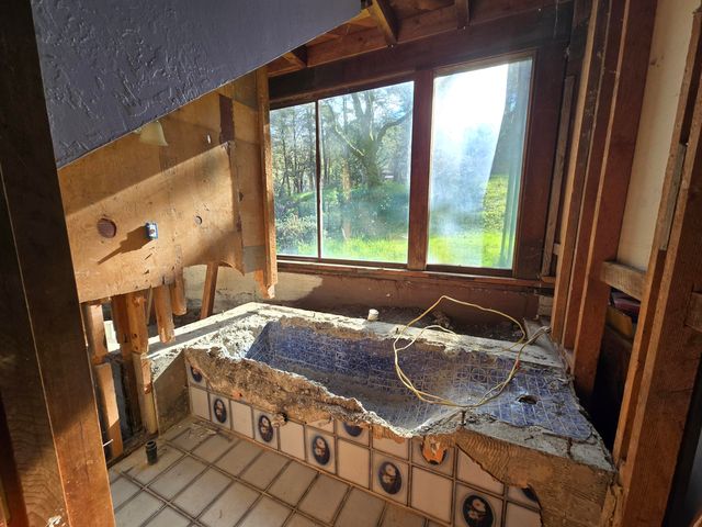 3830 Thomas Road, Miranda, CA 95553