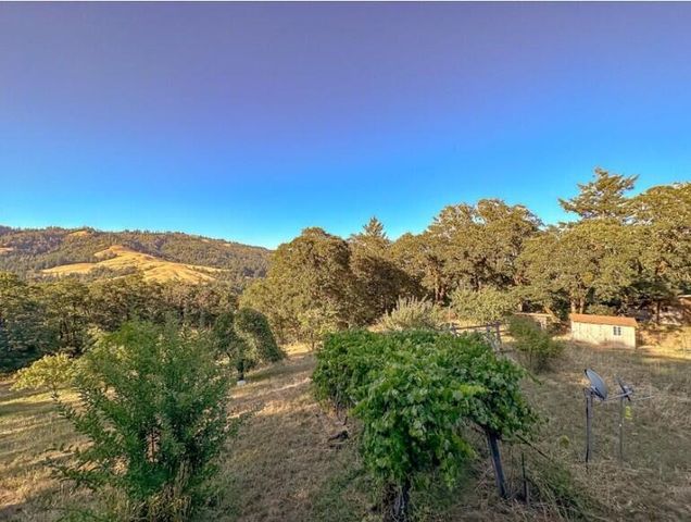 3830 Thomas Road, Miranda, CA 95553