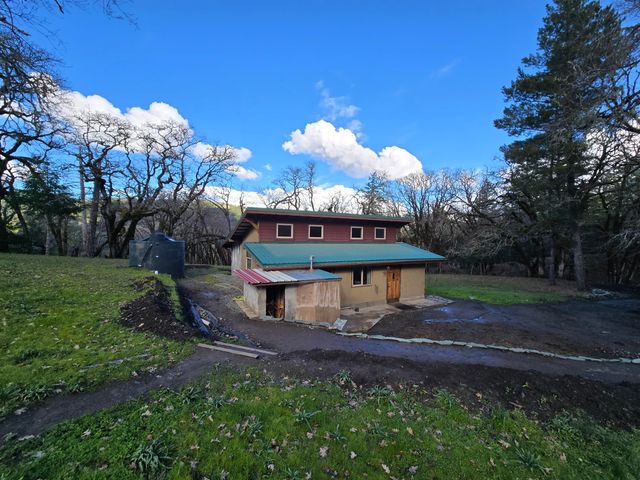 3830 Thomas Road, Miranda, CA 95553