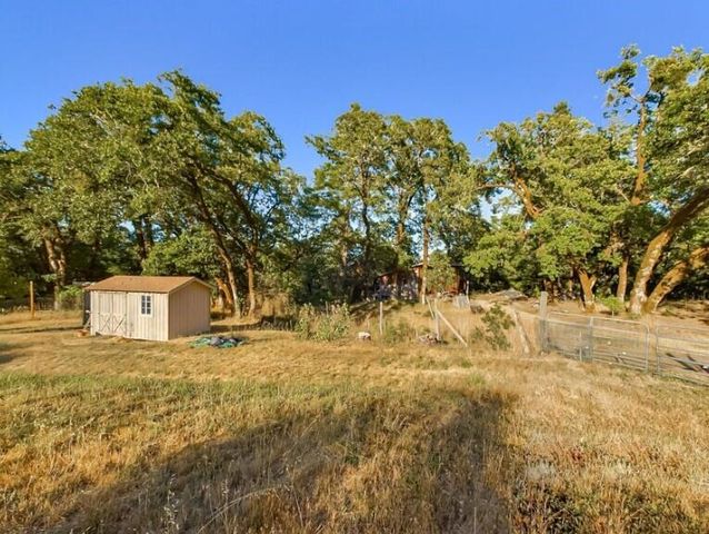 3830 Thomas Road, Miranda, CA 95553