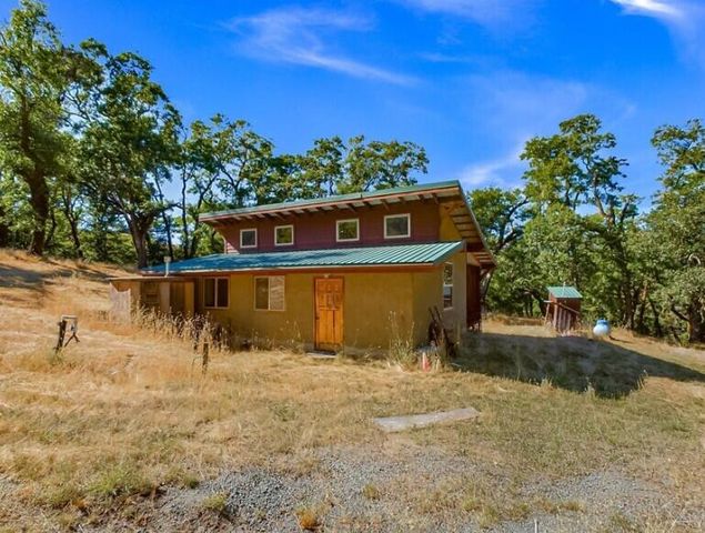 3830 Thomas Road, Miranda, CA 95553