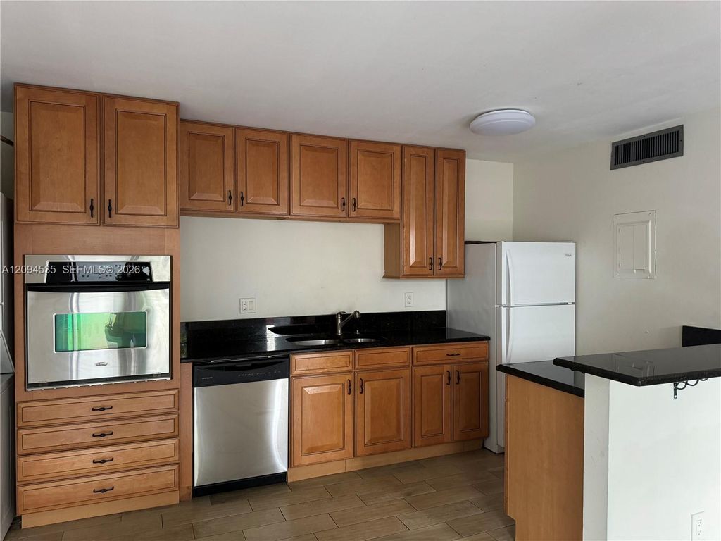 637 Executive Center Drive N103, West Palm Beach, FL 33401