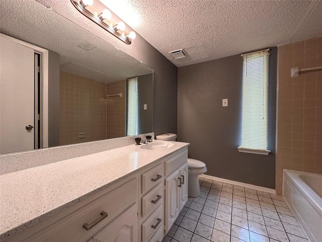 927 Turtle Cove 134, Irving, TX 75060