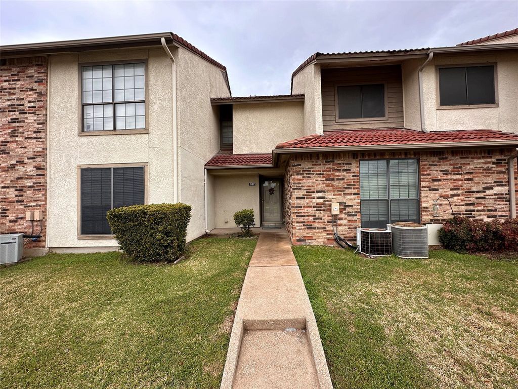 927 Turtle Cove 134, Irving, TX 75060