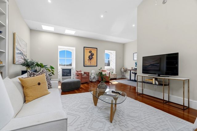 531 Massachusetts Ave 3, Boston, MA 02118
