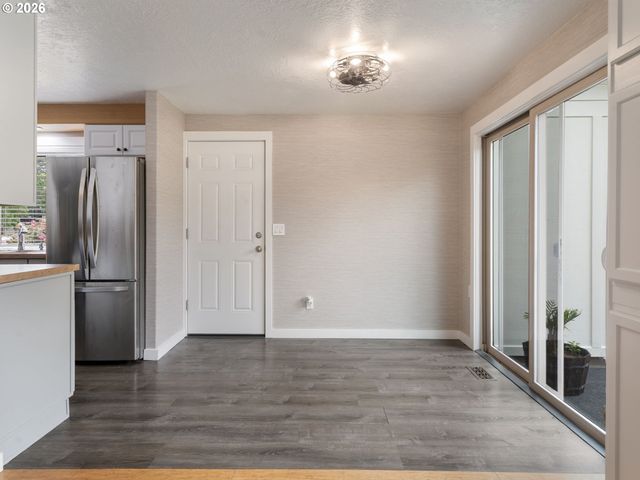 1320 Ne 17TH St, Gresham, OR 97030
