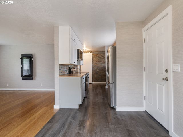 1320 Ne 17TH St, Gresham, OR 97030