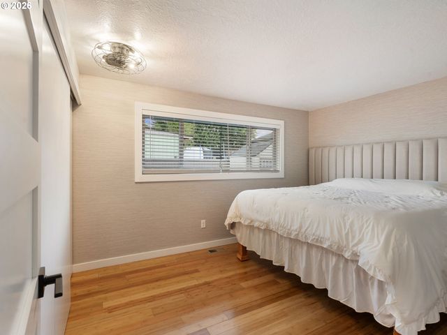 1320 Ne 17TH St, Gresham, OR 97030