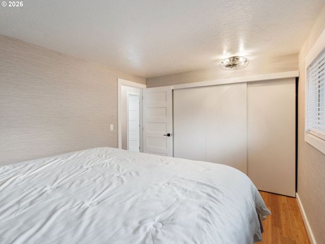 1320 Ne 17TH St, Gresham, OR 97030