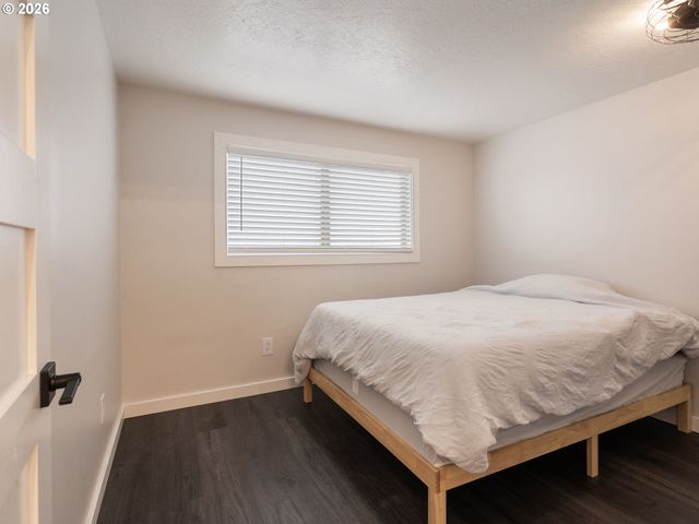 1320 Ne 17TH St, Gresham, OR 97030
