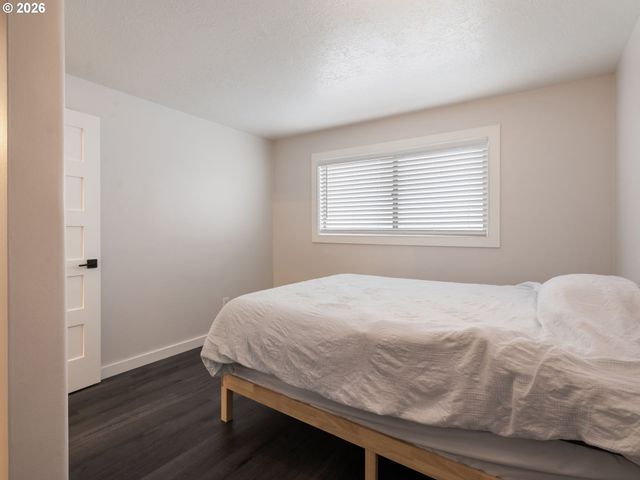1320 Ne 17TH St, Gresham, OR 97030