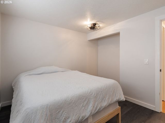 1320 Ne 17TH St, Gresham, OR 97030