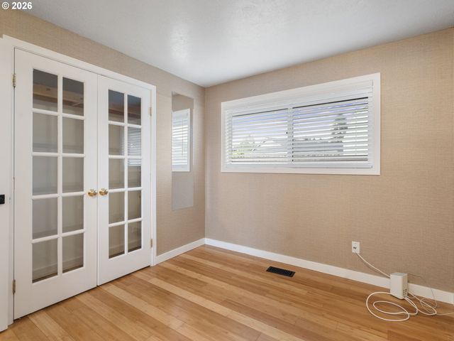 1320 Ne 17TH St, Gresham, OR 97030