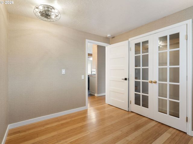 1320 Ne 17TH St, Gresham, OR 97030