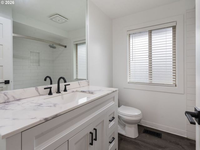 1320 Ne 17TH St, Gresham, OR 97030
