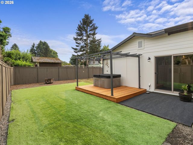 1320 Ne 17TH St, Gresham, OR 97030