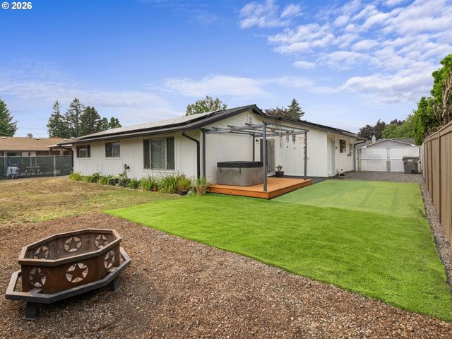 1320 Ne 17TH St, Gresham, OR 97030