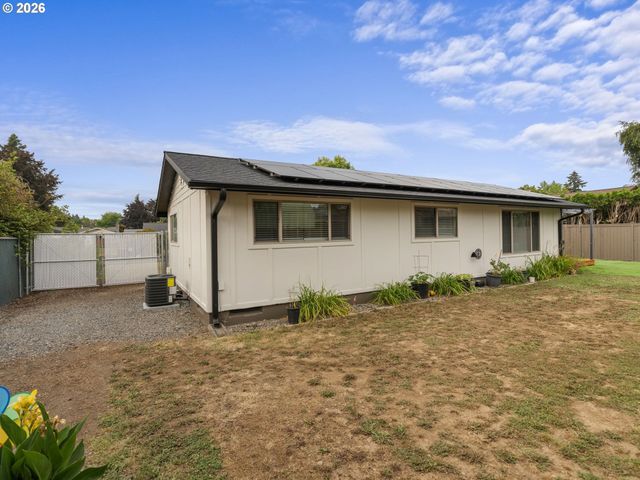 1320 Ne 17TH St, Gresham, OR 97030