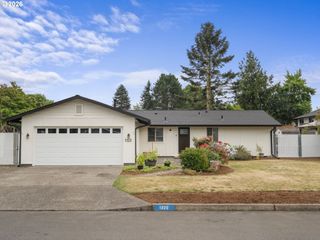 1320 Ne 17TH St, Gresham, OR 97030