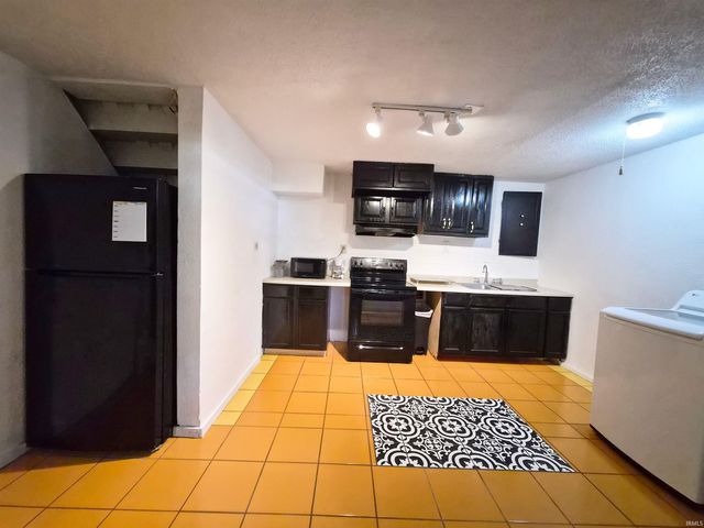 1608 Hickory Place, Goshen, IN 46526