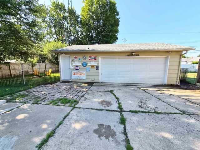 1608 Hickory Place, Goshen, IN 46526