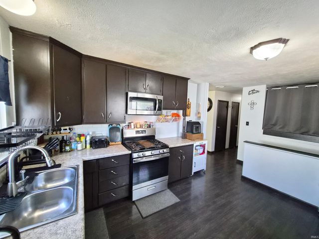 1608 Hickory Place, Goshen, IN 46526