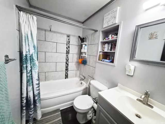 1608 Hickory Place, Goshen, IN 46526