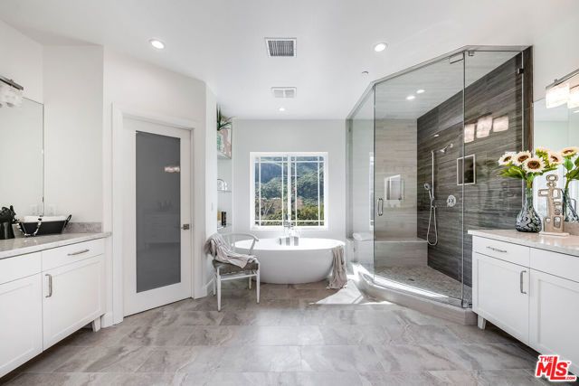 29677 Mulholland Highway, Agoura Hills, CA 91301