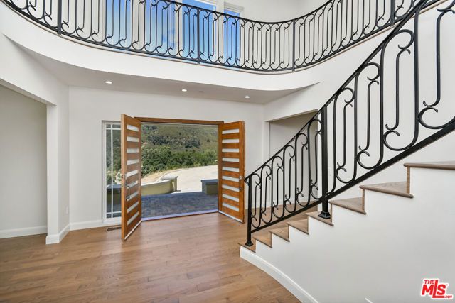 29677 Mulholland Highway, Agoura Hills, CA 91301