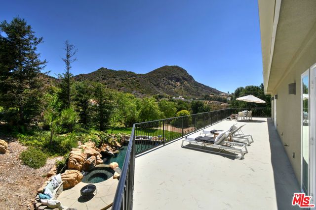 29677 Mulholland Highway, Agoura Hills, CA 91301