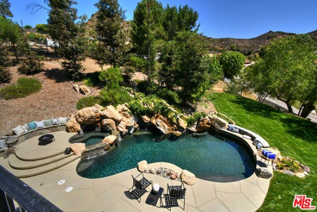29677 Mulholland Highway, Agoura Hills, CA 91301