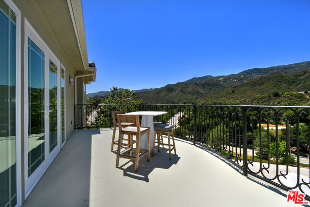 29677 Mulholland Highway, Agoura Hills, CA 91301